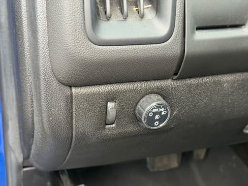 Used 2018 Chevrolet Colorado LT w/ LT Convenience Package RWD image 13