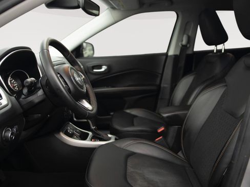 Used 2018 Jeep Compass Latitude w/ Popular Equipment Group image 2