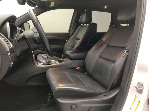 Used 2019 Jeep Grand Cherokee Limited image 17