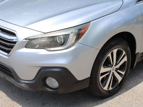 Used 2018 Subaru Outback 2.5i Limited image 10