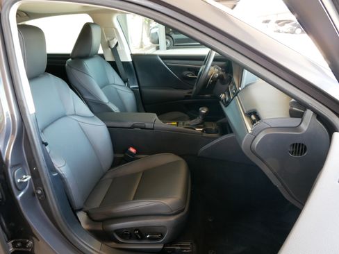 Used 2023 Lexus ES 250 w/ Premium Package AWD/4WD image 8