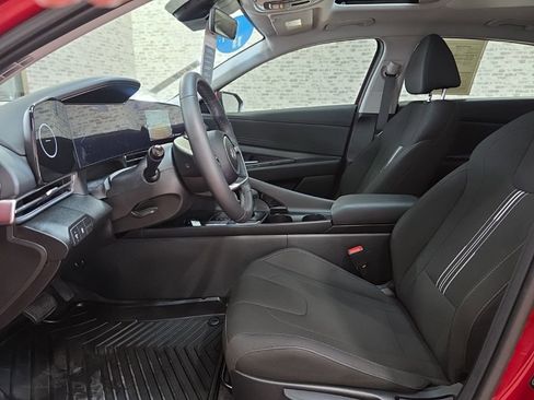 Certified 2025 Hyundai Elantra SEL image 23