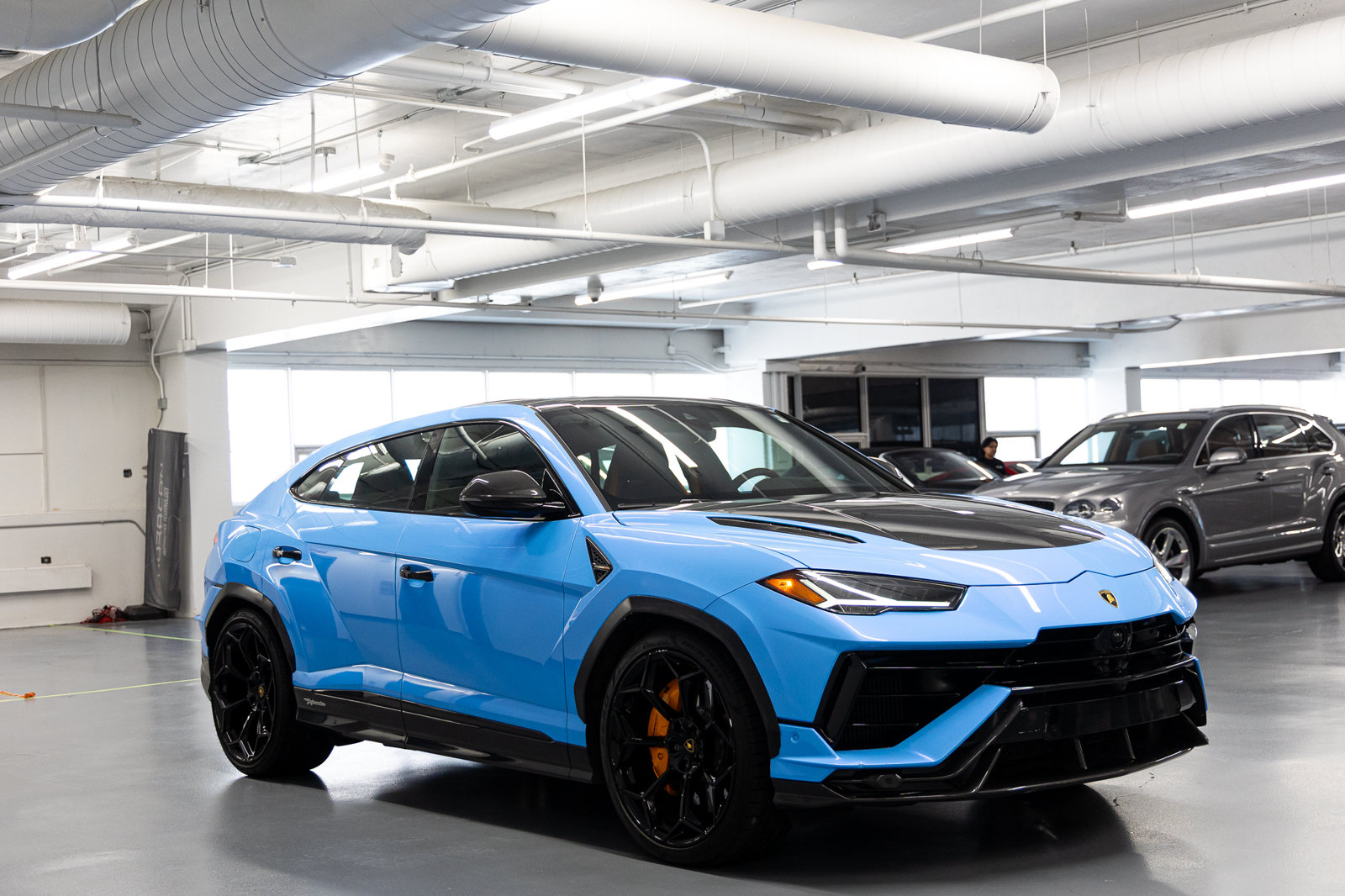 Used 2024 Lamborghini Urus Performante AWD/4WD image 6