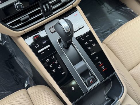 New 2025 Porsche Macan image 29