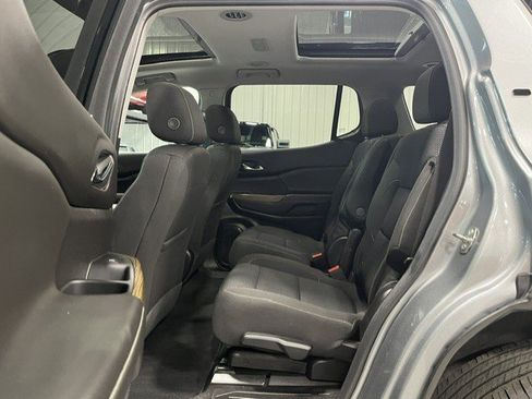Certified 2023 GMC Acadia SLE w/ Driver Convenience Package AWD/4WD image 10