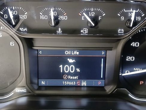 Used 2021 GMC Sierra 2500 SLT w/ SLT Preferred Package AWD/4WD image 29