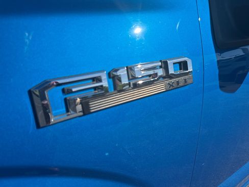 Used 2019 Ford F150 XLT w/ Equipment Group 302A Luxury AWD/4WD image 8