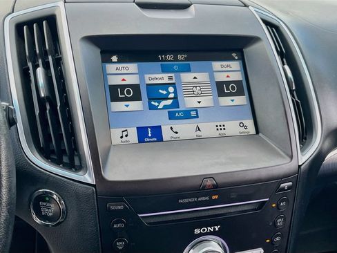 Used 2017 Ford Edge Titanium w/ Technology Package FWD image 16
