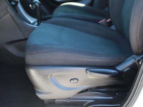 Used 2020 Chevrolet Trax LS FWD image 10