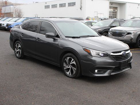 Used 2022 Subaru Legacy Premium image 3