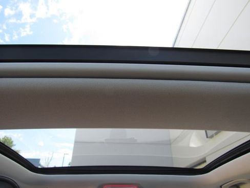Used 2025 Mercedes-Benz E 450 4MATIC Sedan image 29