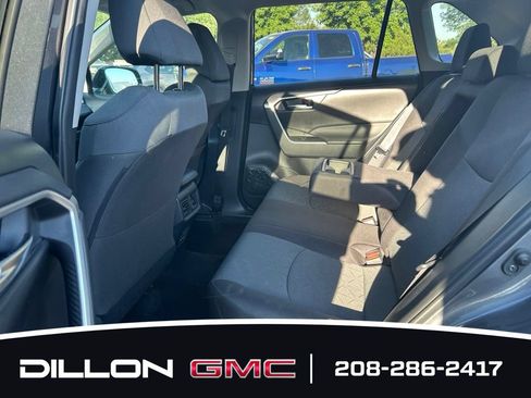 Used 2025 Toyota RAV4 XLE AWD/4WD image 9