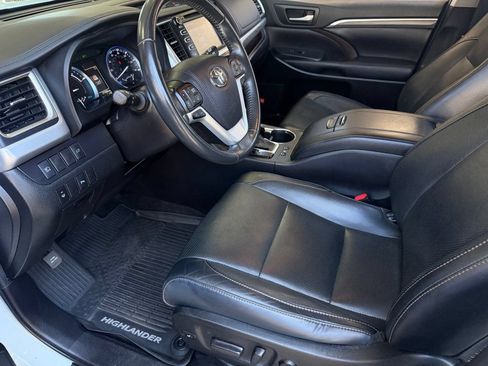 Used 2019 Toyota Highlander Limited AWD/4WD image 18