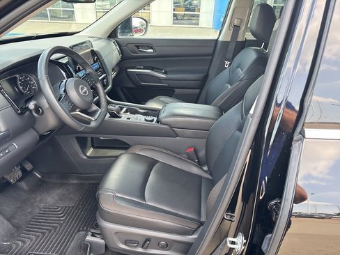 Used 2024 Nissan Pathfinder SL w/ Cargo Package image 22