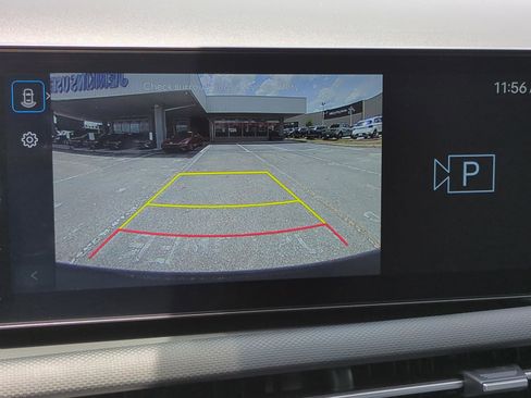 Used 2025 Hyundai Santa Cruz SE FWD image 16