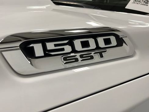 Used 2025 RAM 1500 Laramie w/ Laramie Southwest Edition AWD/4WD image 45