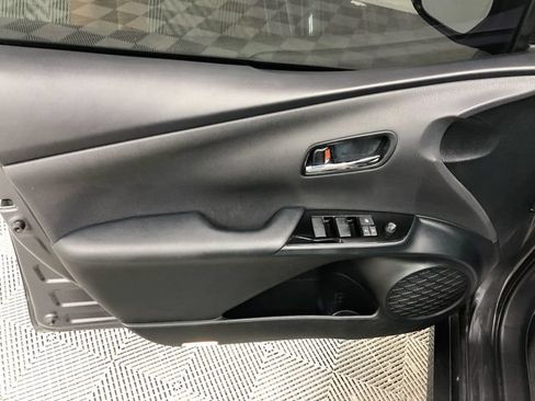 Used 2022 Toyota Prius Prime XLE FWD image 12