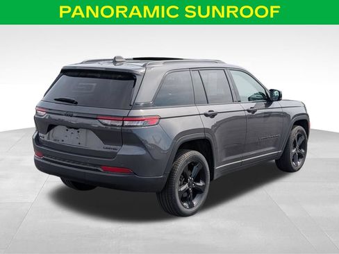 Used 2024 Jeep Grand Cherokee Limited w/ Black Appearance Package AWD/4WD image 7