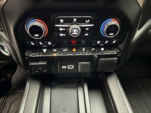 Used 2022 Chevrolet Silverado 3500 High Country AWD/4WD image 42