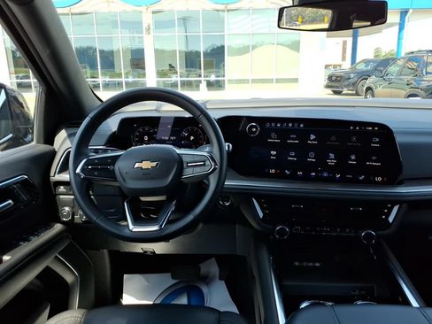 Used 2025 Chevrolet Tahoe LT RWD image 11