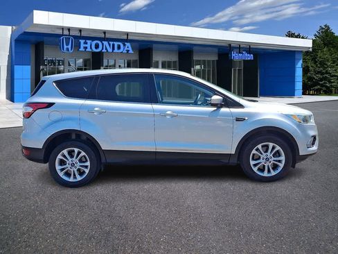 Used 2017 Ford Escape SE AWD/4WD image 25