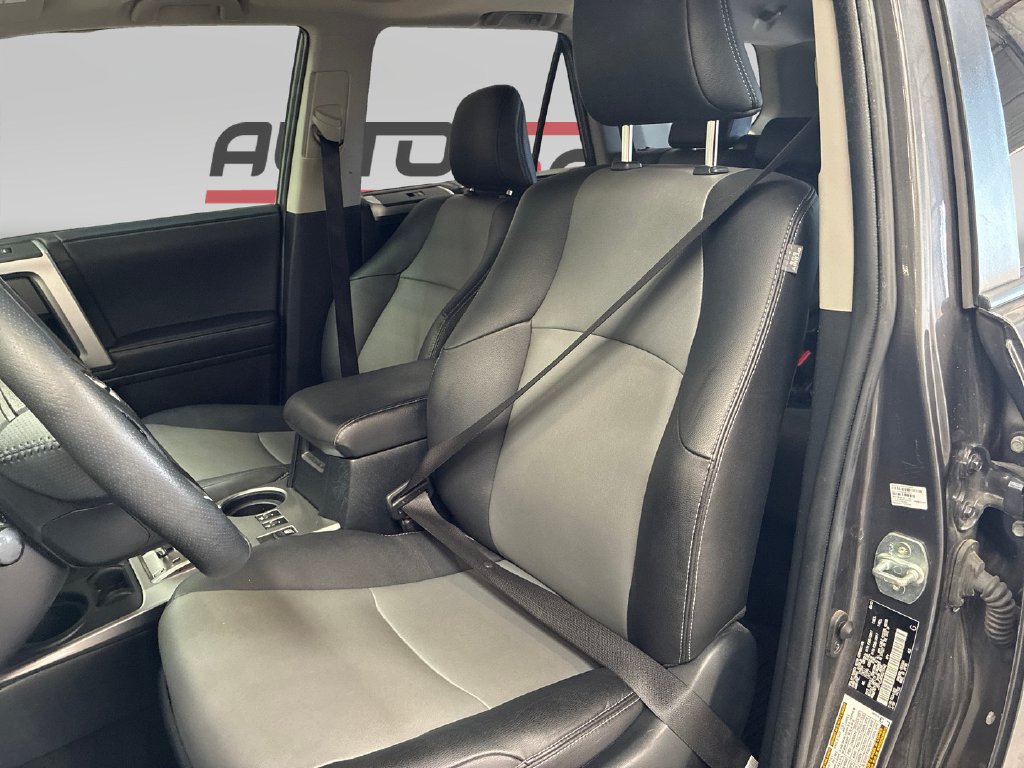 Used 2022 Toyota 4Runner SR5 Premium w/ Moonroof Package RWD image 11