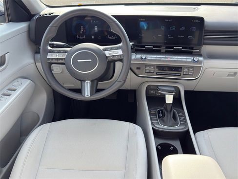 Used 2025 Hyundai Kona SEL image 33
