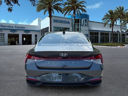 Used 2023 Hyundai Elantra SEL FWD image 7