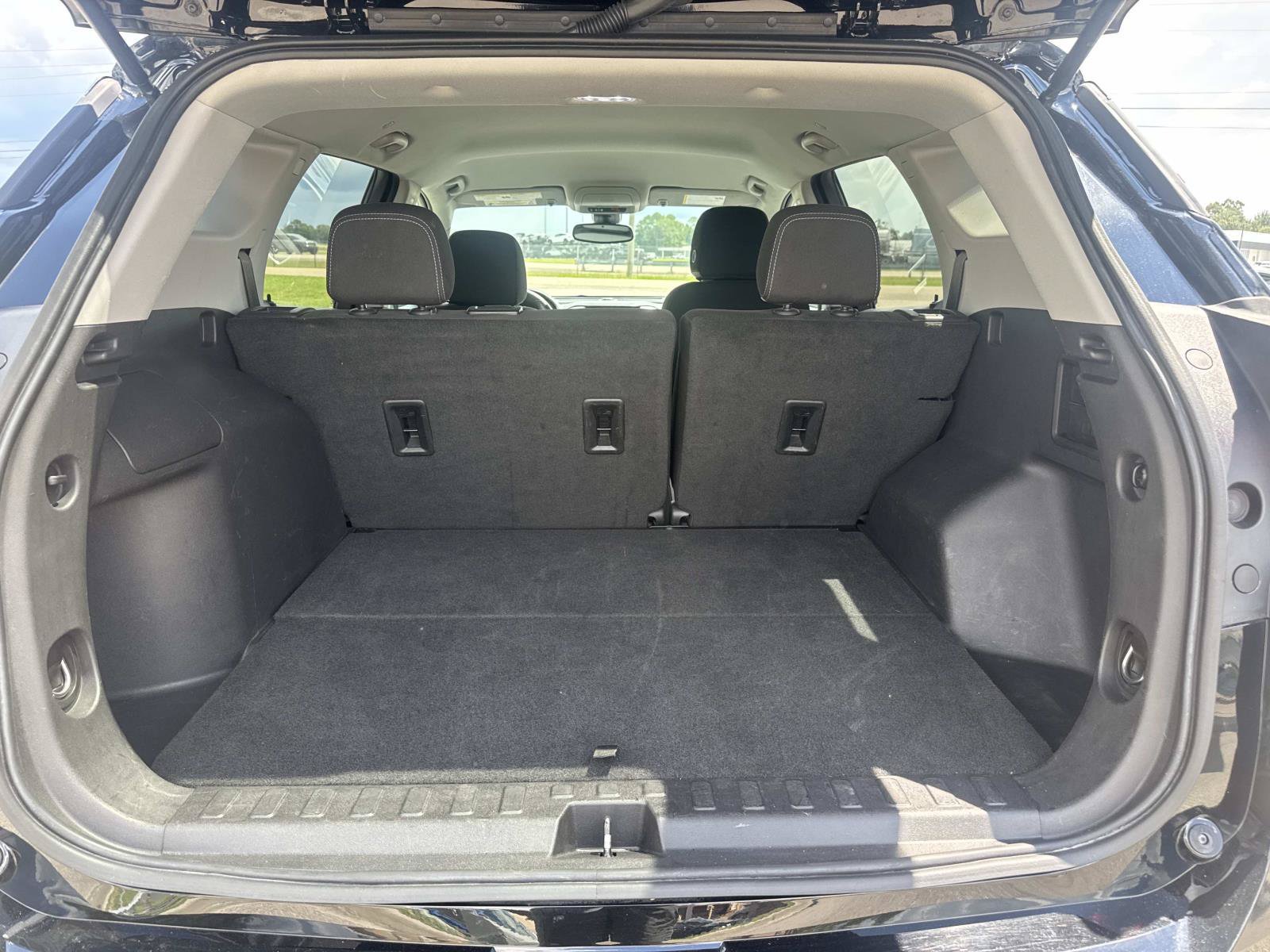 Used 2024 GMC Terrain SLE FWD image 9