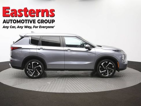 Used 2023 Mitsubishi Outlander SE AWD/4WD image 45
