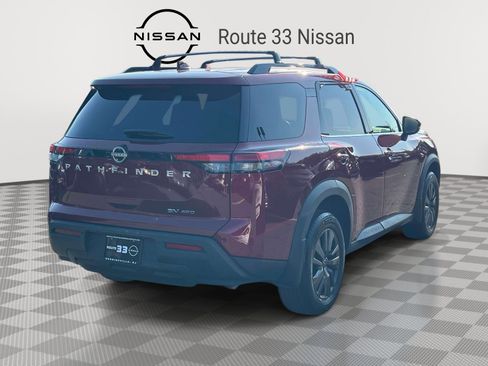 Used 2023 Nissan Pathfinder SV AWD/4WD image 4