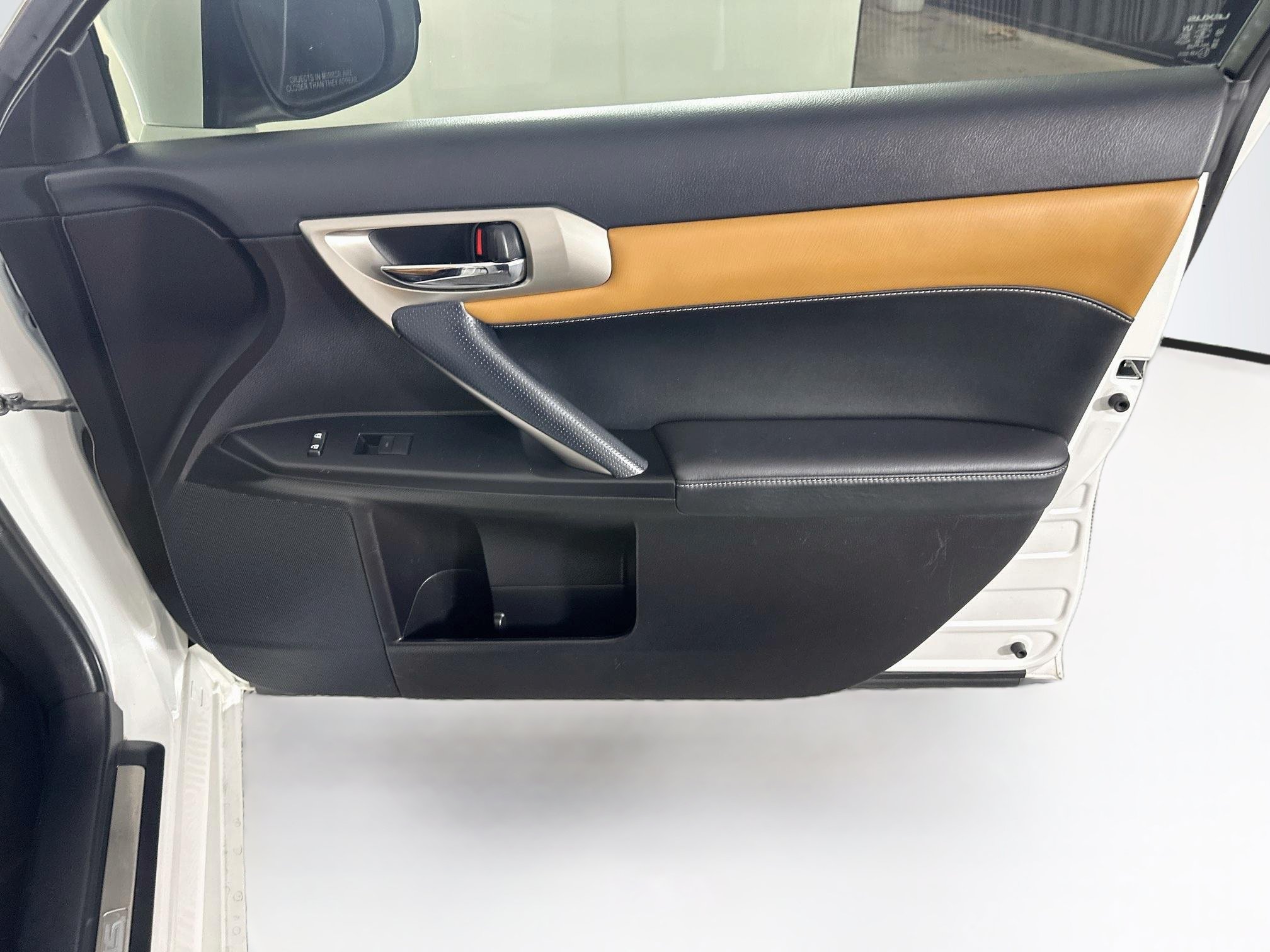 Used 2016 Lexus CT 200h w/ Seat Comfort Package FWD image 30