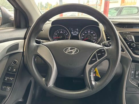 Used 2016 Hyundai Elantra SE image 16