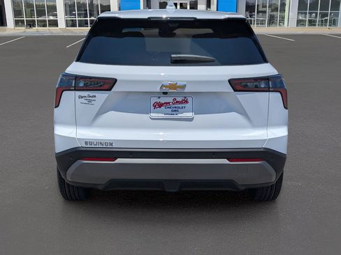 New 2026 Chevrolet Equinox LT w/ Convenience Package II FWD image 9