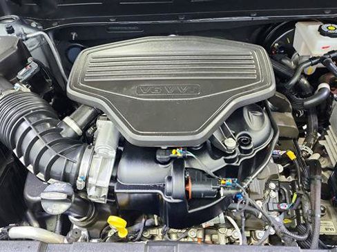 Used 2025 Chevrolet Blazer RS FWD image 36