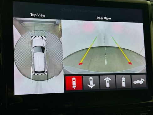 Used 2023 Jeep Grand Cherokee Limited w/ Luxury Tech Group II image 23