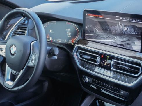 Used 2025 BMW X4 xDrive30i image 11