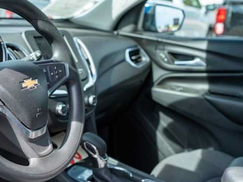 Used 2022 Chevrolet Equinox LT FWD image 14
