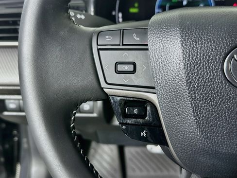 Used 2025 Toyota Camry SE FWD image 16