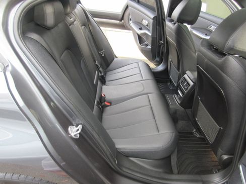 Used 2021 BMW 330i Sedan w/ Premium Package image 31