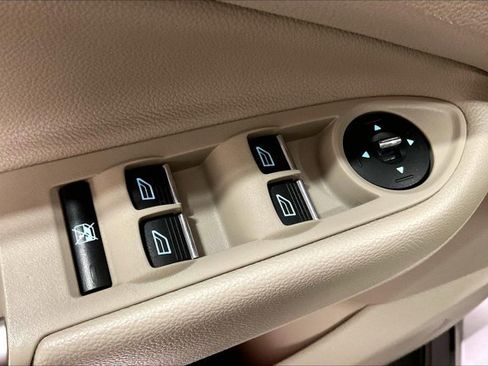 Used 2015 Ford Escape Titanium image 39