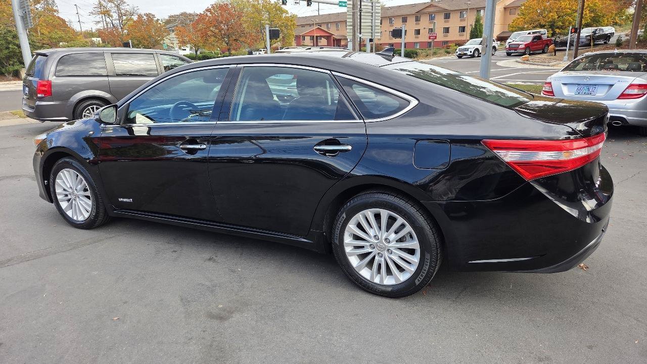 Used 2013 Toyota Avalon Limited FWD image 12