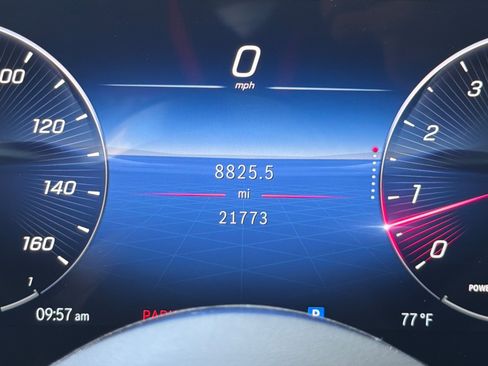 Used 2023 Mercedes-Benz GLC 300 4MATIC image 25