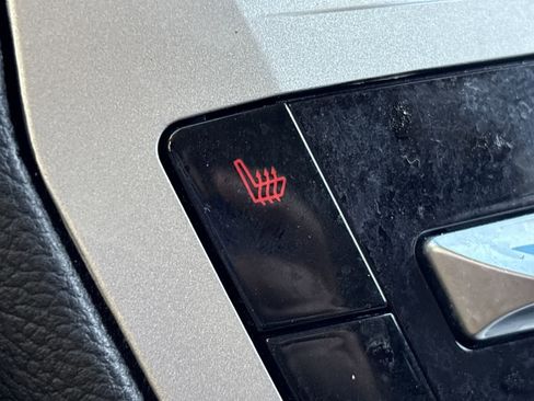 Used 2022 Ford Explorer XLT w/ Equipment Group 202A image 28