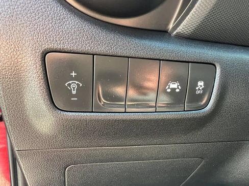 Used 2019 Hyundai Kona SE FWD image 22