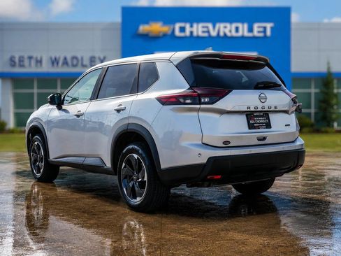 Used 2025 Nissan Rogue SV AWD/4WD image 5