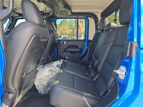 New 2026 Jeep Gladiator Sport AWD/4WD image 13