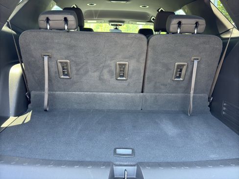 Used 2023 Chevrolet Traverse LT FWD image 20
