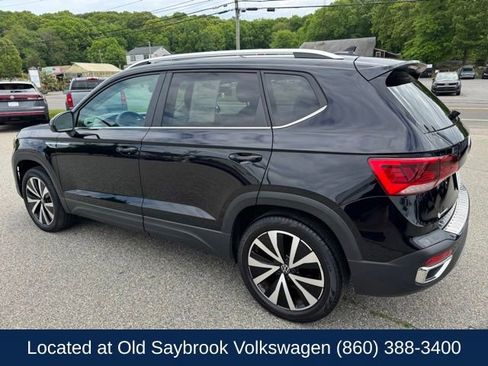 Certified 2023 Volkswagen Taos SE w/ Panoramic Sunroof Package AWD/4WD image 7