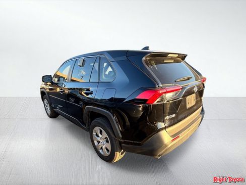 Certified 2023 Toyota RAV4 LE AWD/4WD image 3